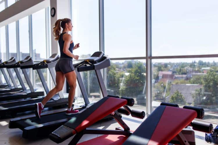 45 minute treadmill workout woman running on incline setting